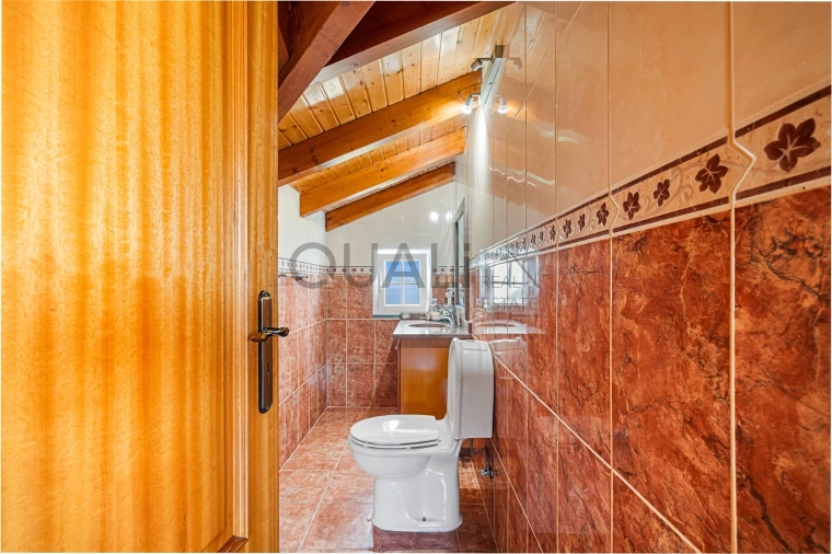 Moradia T4 para Venda em Estreito da Calheta Foto 36