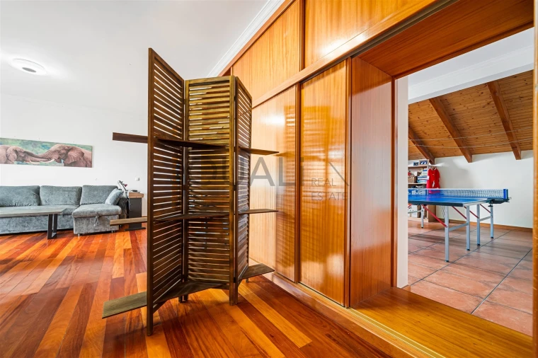 Moradia T4 para Venda em Estreito da Calheta Foto 30