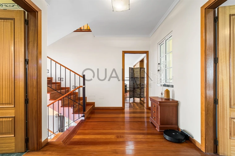 Moradia T4 para Venda em Estreito da Calheta Foto 23