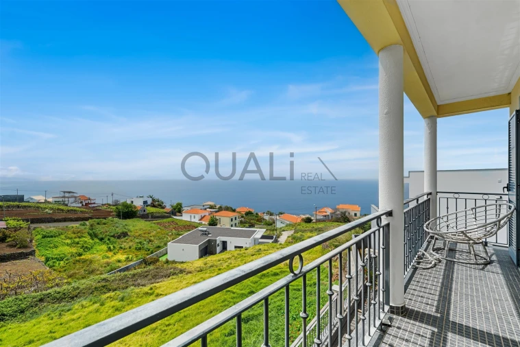 Moradia T4 para Venda em Estreito da Calheta Foto 33