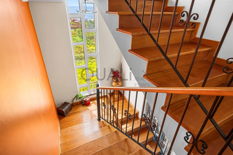 Moradia T4 para Venda em Estreito da Calheta Foto 22