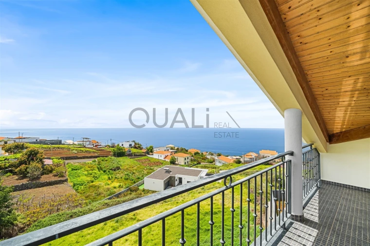 Moradia T4 para Venda em Estreito da Calheta Foto 38