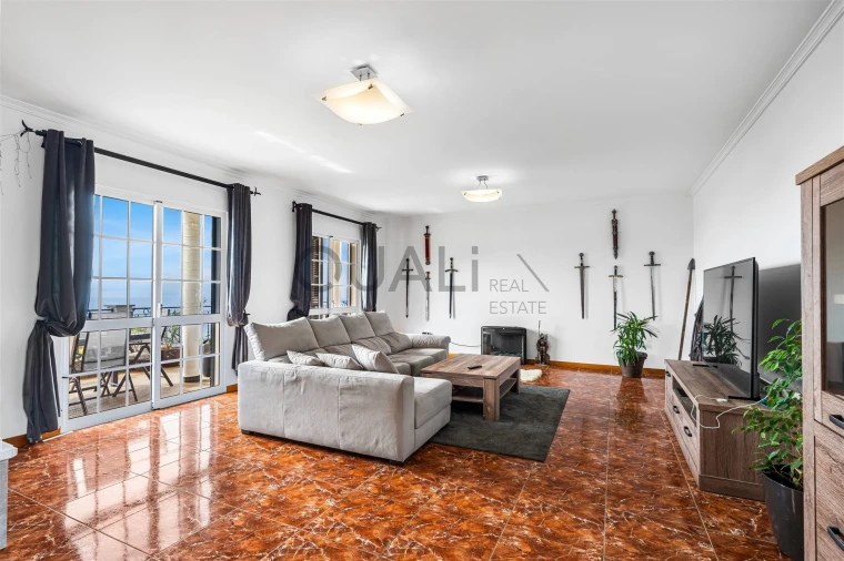 Moradia T4 para Venda em Estreito da Calheta Foto 7