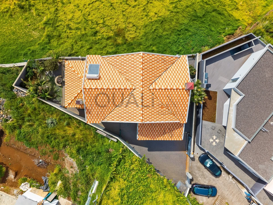 Moradia T4 para Venda em Estreito da Calheta Foto 43