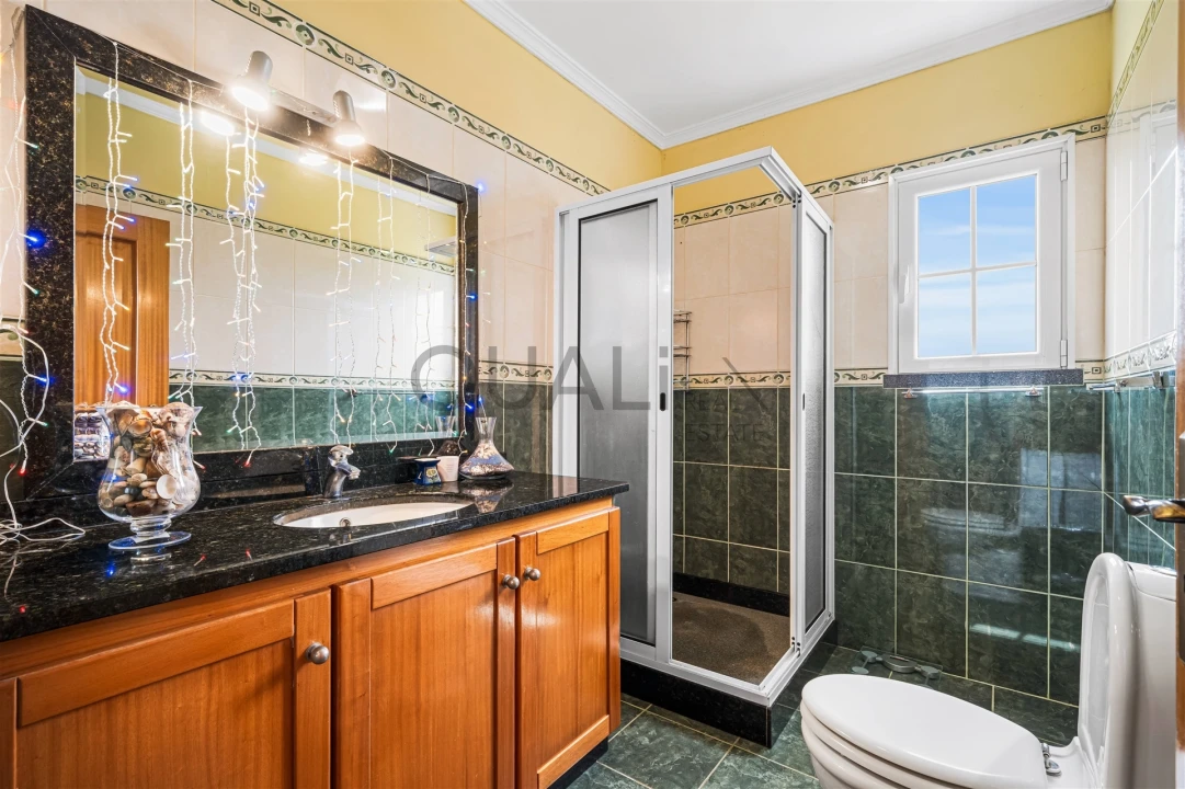 Moradia T4 para Venda em Estreito da Calheta Foto 24