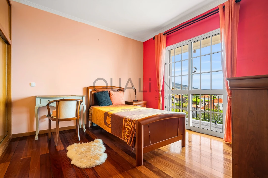 Moradia T4 para Venda em Estreito da Calheta Foto 25