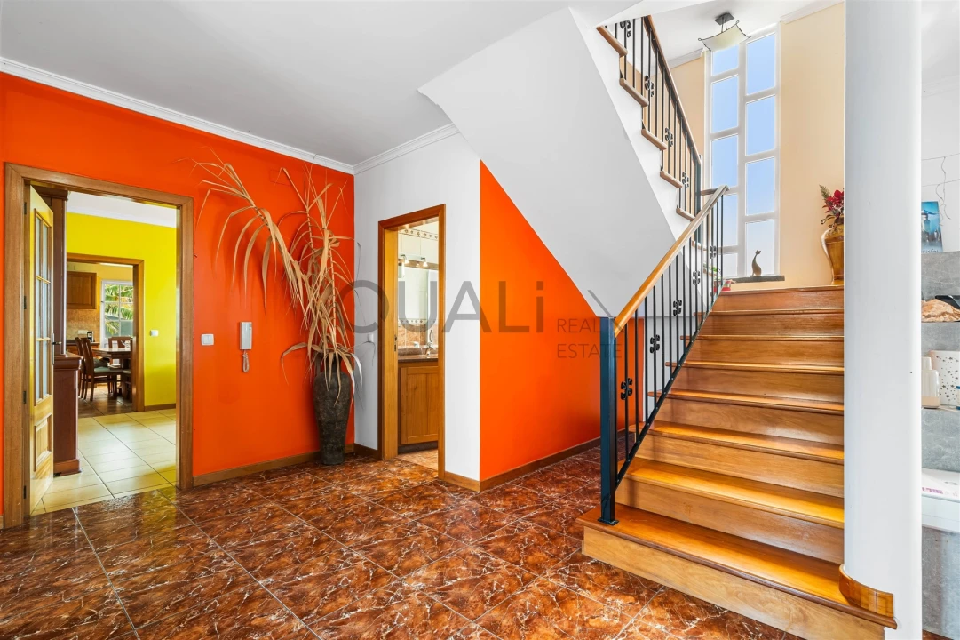 Moradia T4 para Venda em Estreito da Calheta Foto 6