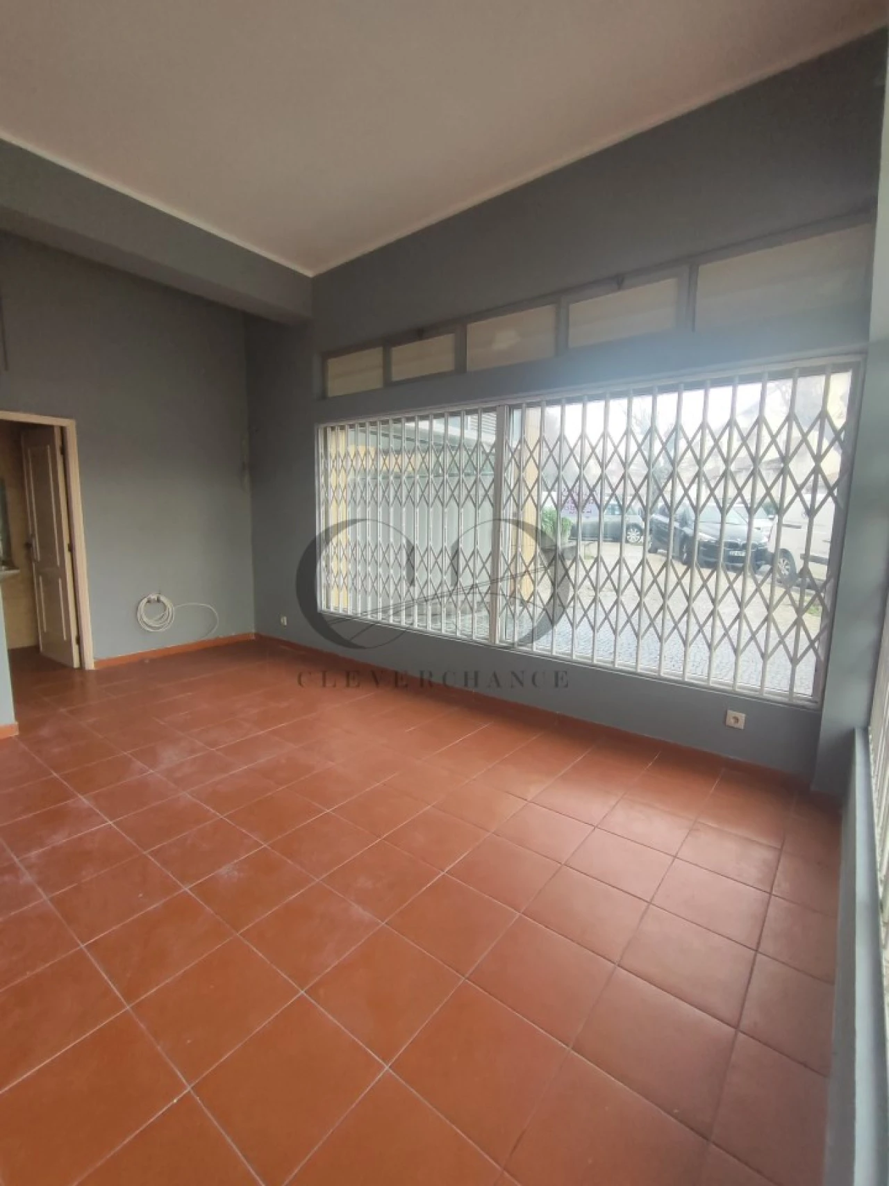 Loja para Arrendamento em Anta e Guetim Foto 1