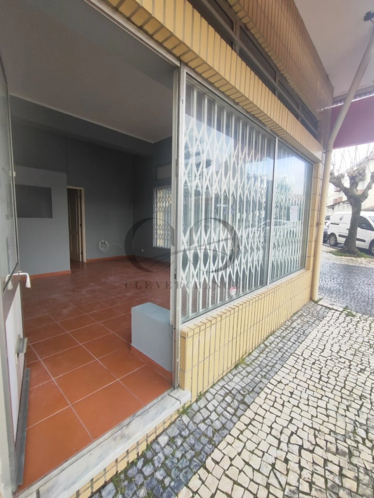 Loja para Arrendamento em Anta e Guetim Foto 3