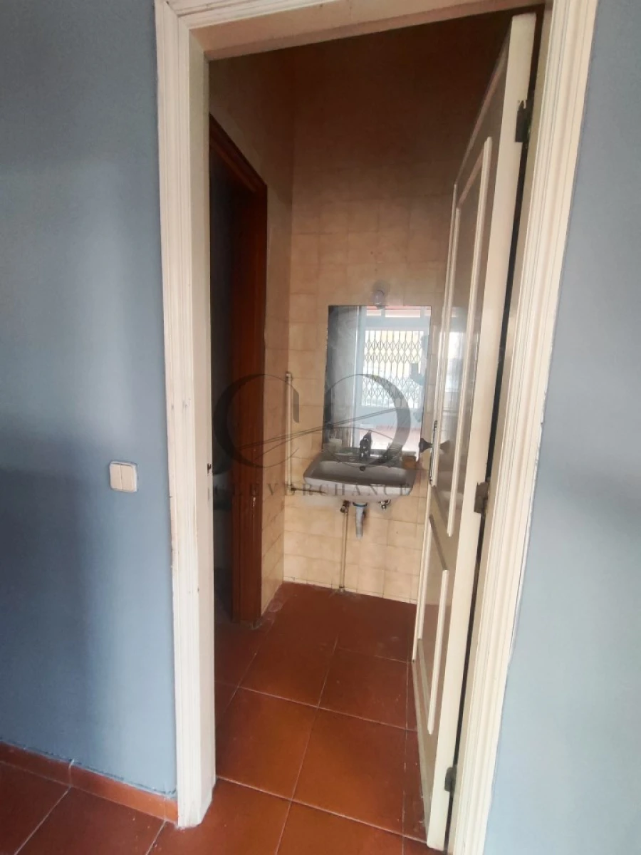 Loja para Arrendamento em Anta e Guetim Foto 7