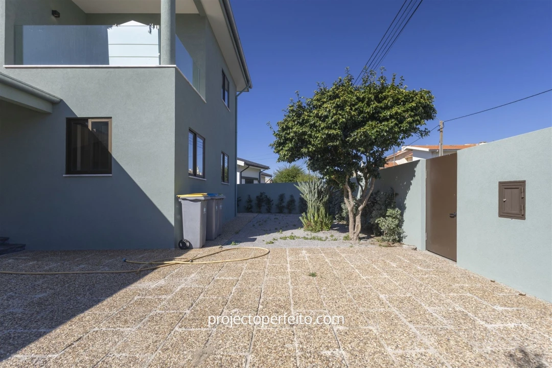 Moradia T4 para Arrendamento em Gulpilhares e Valadares Foto 3