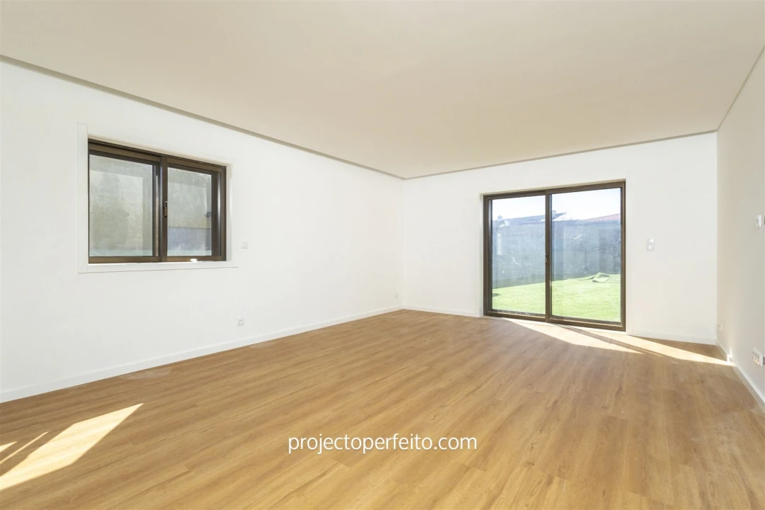 Moradia T4 para Arrendamento em Gulpilhares e Valadares Foto 9