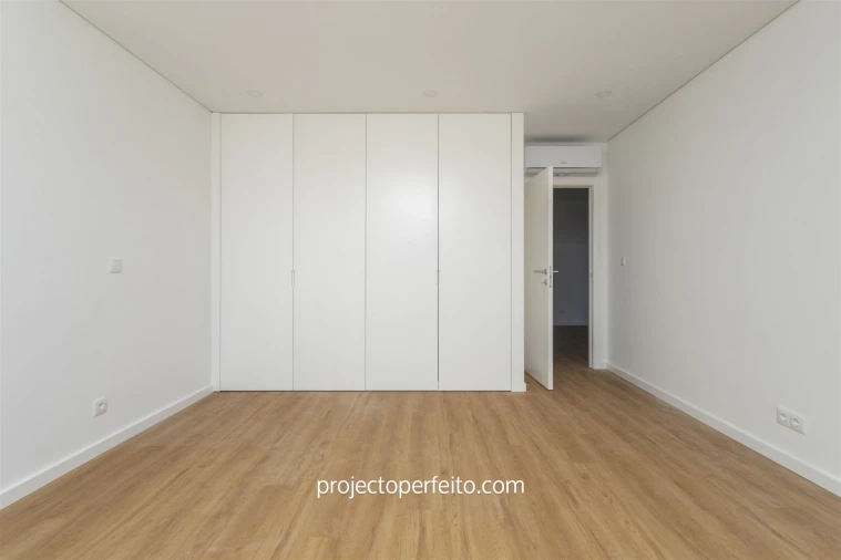 Moradia T4 para Arrendamento em Gulpilhares e Valadares Foto 17