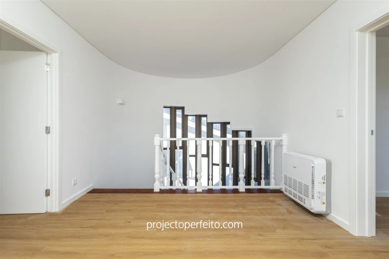 Moradia T4 para Arrendamento em Gulpilhares e Valadares Foto 14