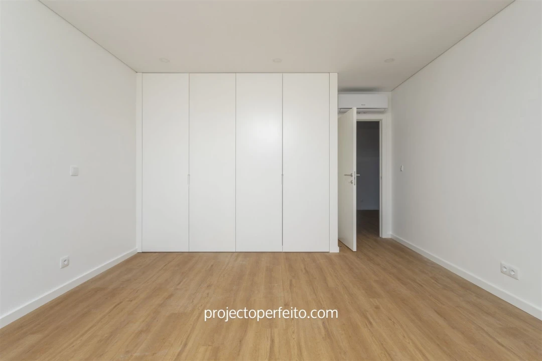 Moradia T4 para Arrendamento em Gulpilhares e Valadares Foto 17