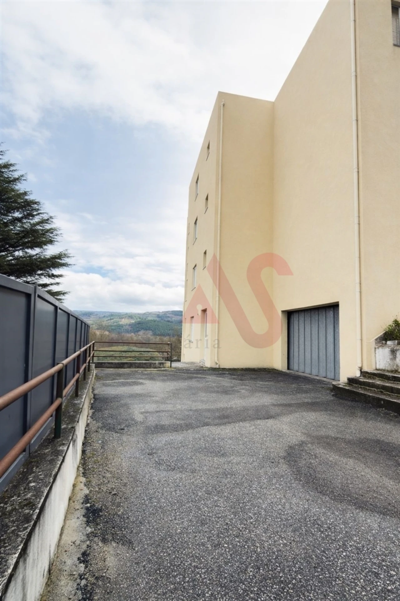 Apartamento T3 para Venda em Tarouca e Dálvares Foto 16