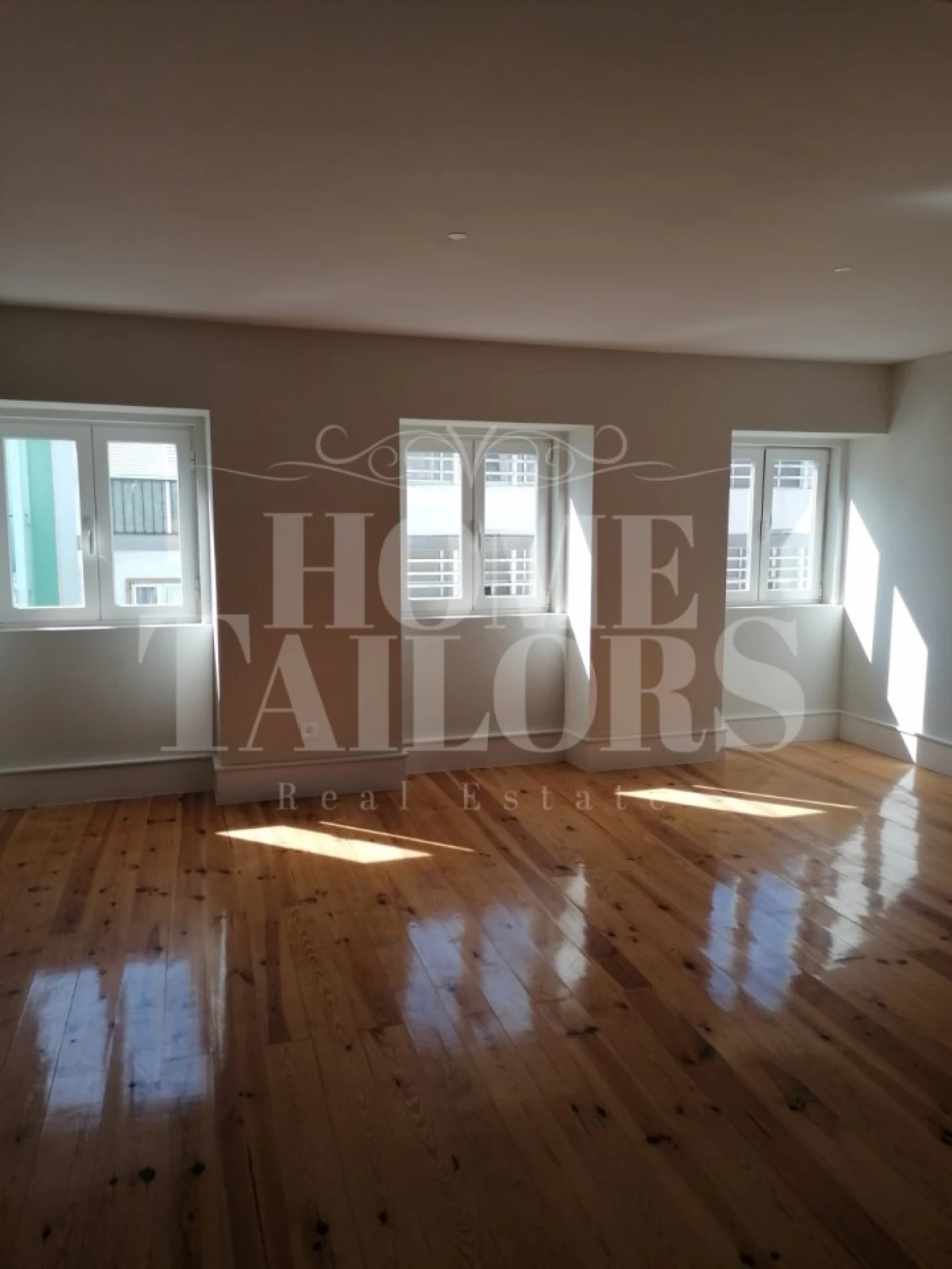 Apartamento T4 para Arrendamento em São Vicente Foto 5