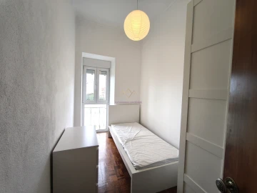 Apartamento T2 para Arrendamento em Penha de França
