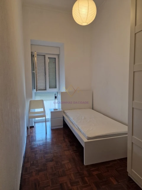 Apartamento T2 para Arrendamento em Penha de França
