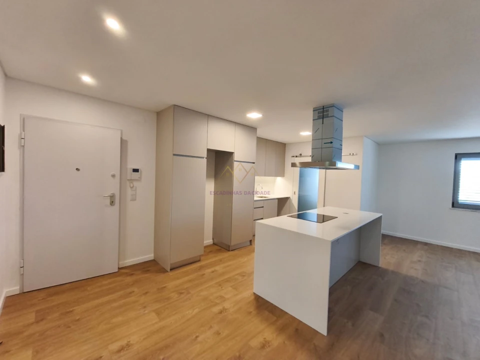 Apartamento T2 para Venda em Camarate, Unhos e Apelação Foto 5