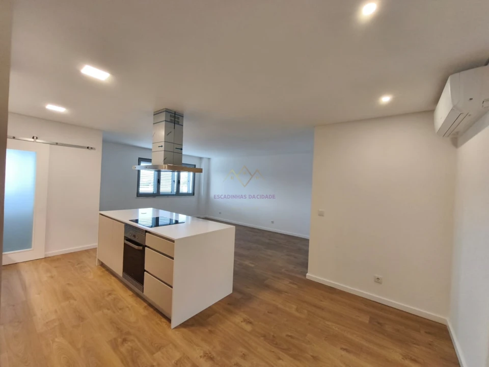 Apartamento T2 para Venda em Camarate, Unhos e Apelação Foto 7