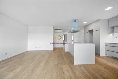 Apartamento T2 para Venda em Camarate, Unhos e Apelação