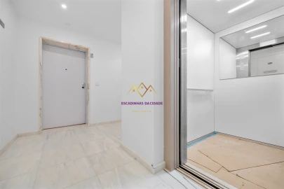 Apartamento T2 para Venda em Camarate, Unhos e Apelação
