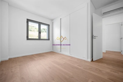 Apartamento T2 para Venda em Camarate, Unhos e Apelação