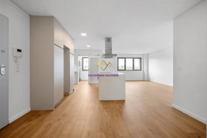 Apartamento T2 para Venda em Camarate, Unhos e Apelação