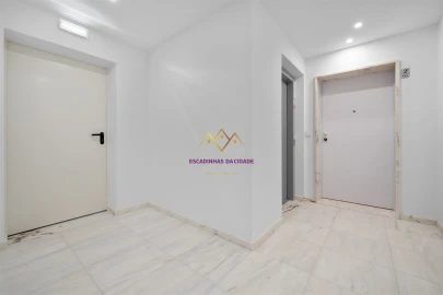 Apartamento T2 para Venda em Camarate, Unhos e Apelação