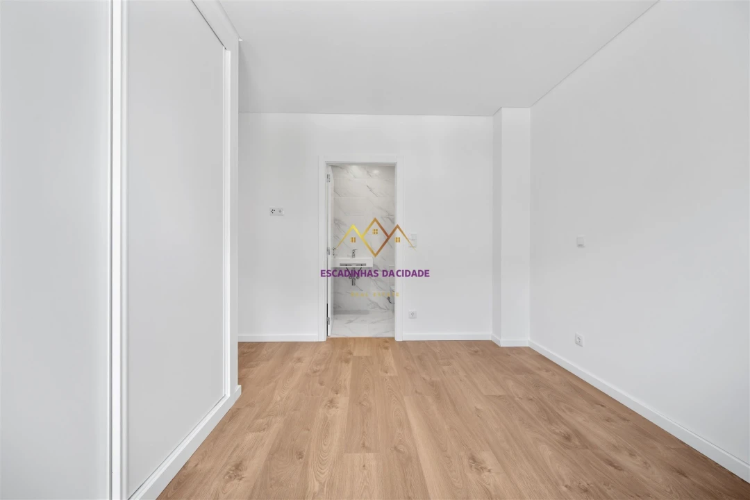 Apartamento T2 para Venda em Camarate, Unhos e Apelação Foto 19