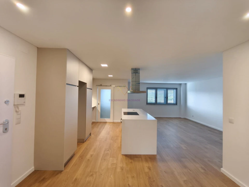 Apartamento T2 para Venda em Camarate, Unhos e Apelação Foto 2