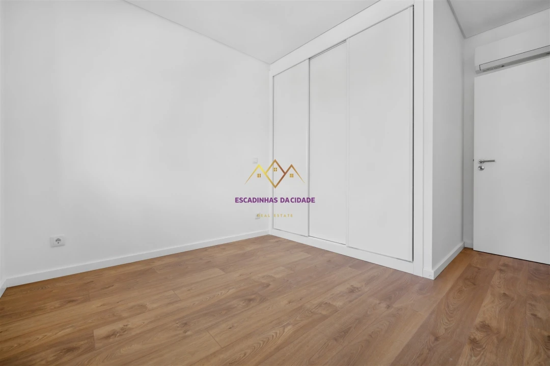 Apartamento T2 para Venda em Camarate, Unhos e Apelação Foto 25