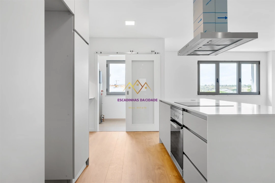 Apartamento T2 para Venda em Camarate, Unhos e Apelação Foto 11