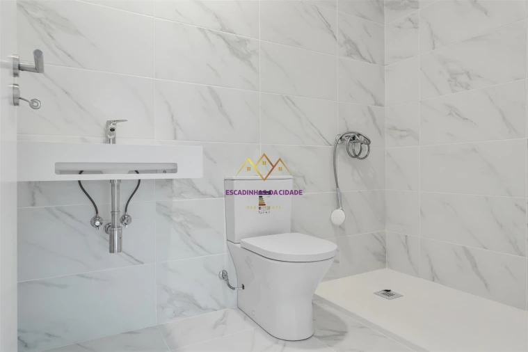 Apartamento T2 para Venda em Camarate, Unhos e Apelação Foto 20