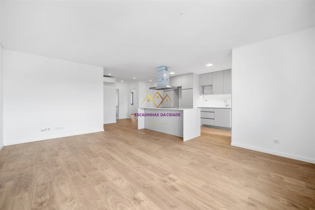 Apartamento T2 para Venda em Camarate, Unhos e Apelação Foto 7