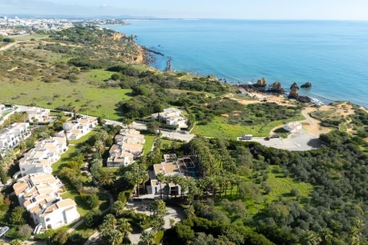 Moradia T4 para Venda em Albufeira e Olhos de Água