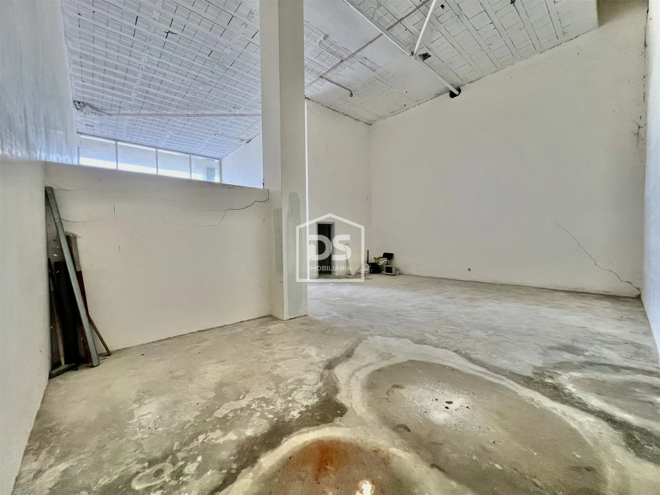 Loja para Arrendamento em Lordelo Foto 6