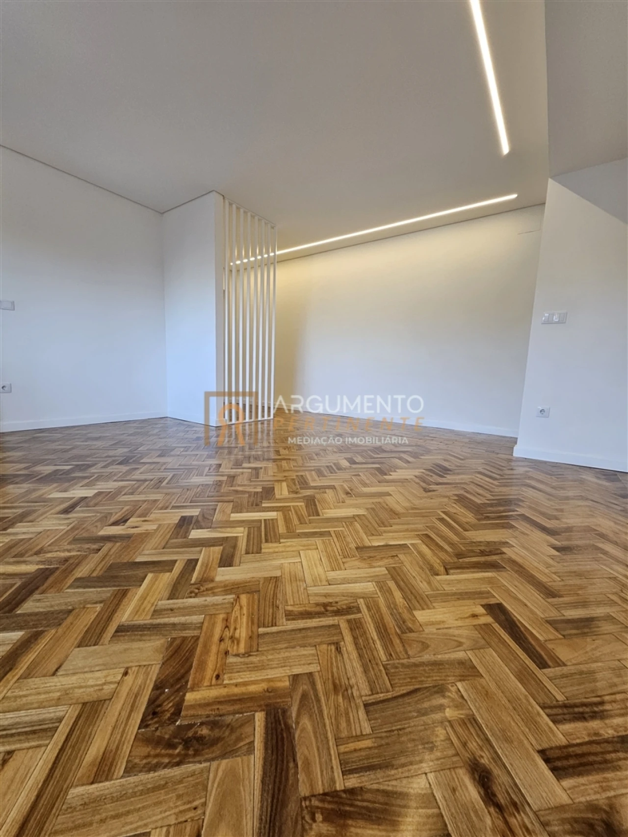 Apartamento T4 para Venda em Cedofeita, Santo Ildefonso, Sé, Miragaia, São Nicolau e Vitória Foto 5