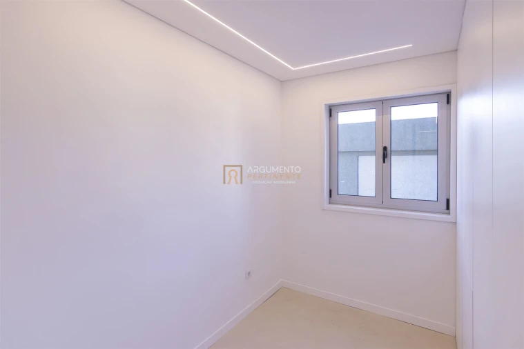 Apartamento T4 para Venda em Cedofeita, Santo Ildefonso, Sé, Miragaia, São Nicolau e Vitória Foto 8