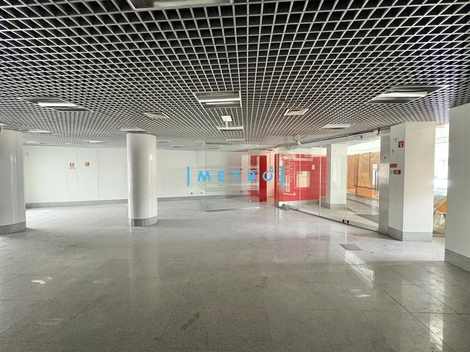 Loja para Venda em Santa Marinha e São Pedro da Afurada Foto 4