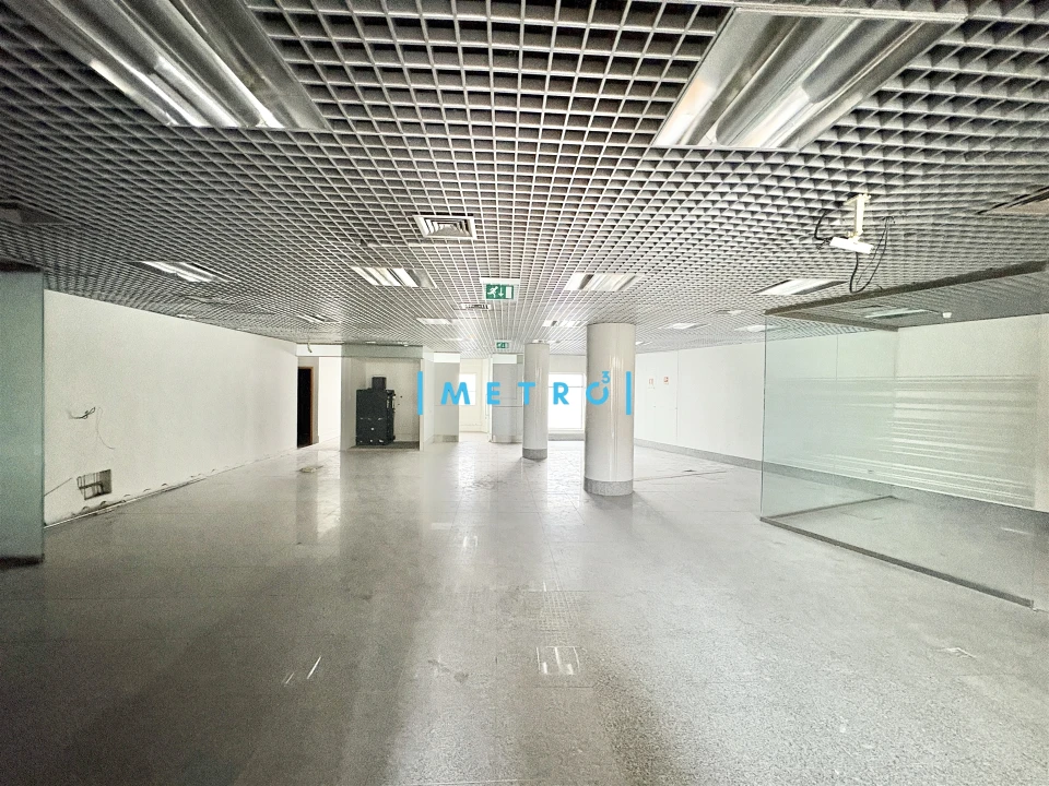 Loja para Venda em Santa Marinha e São Pedro da Afurada Foto 1