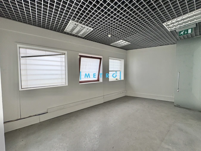 Loja para Venda em Santa Marinha e São Pedro da Afurada Foto 5