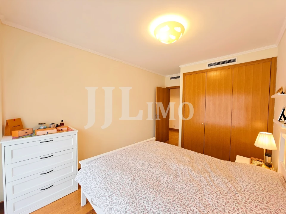 Apartamento T3 para Venda em Parque das Nações Foto 28
