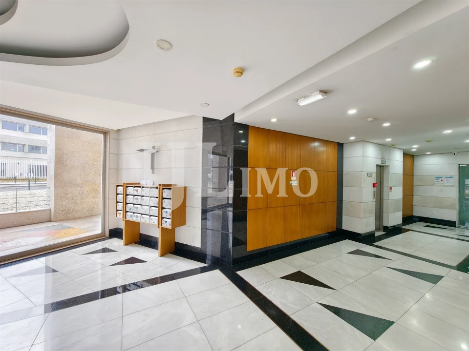 Apartamento T3 para Venda em Parque das Nações Foto 5