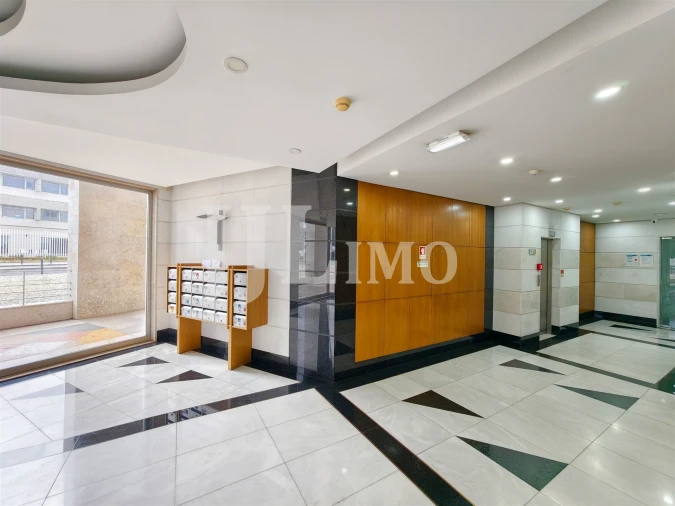 Apartamento T3 para Venda em Parque das Nações Foto 5