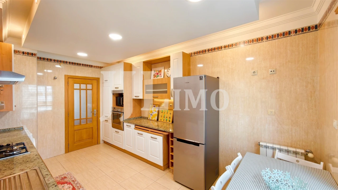 Apartamento T4 para Venda em Parque das Nações Foto 49