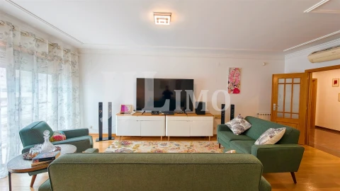 Apartamento T4 para Venda em Parque das Nações