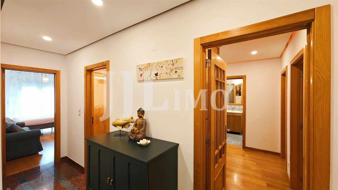 Apartamento T4 para Venda em Parque das Nações Foto 17