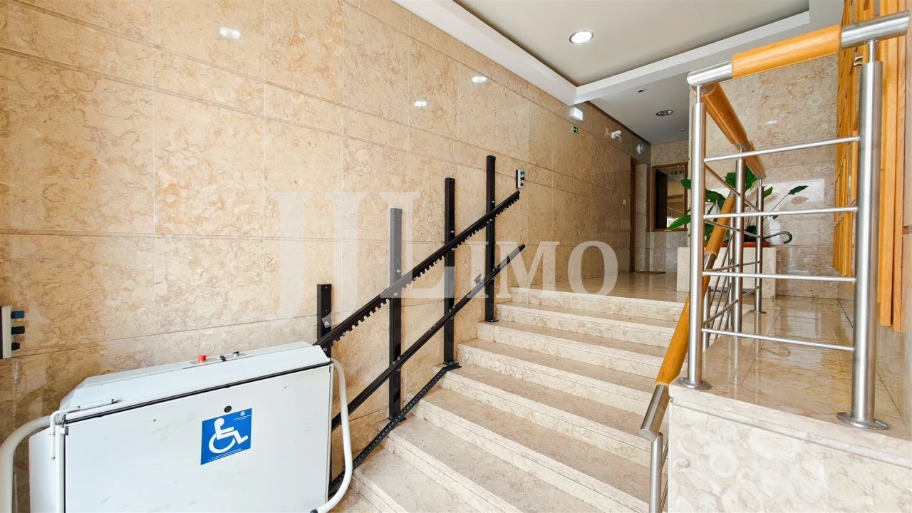 Apartamento T4 para Venda em Parque das Nações Foto 4
